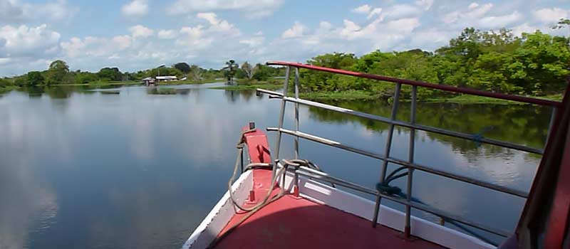 Mit dem Linienschiff auf dem Amazonas