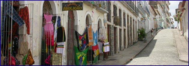 Kleine Läden in der Altstadt von São Luis